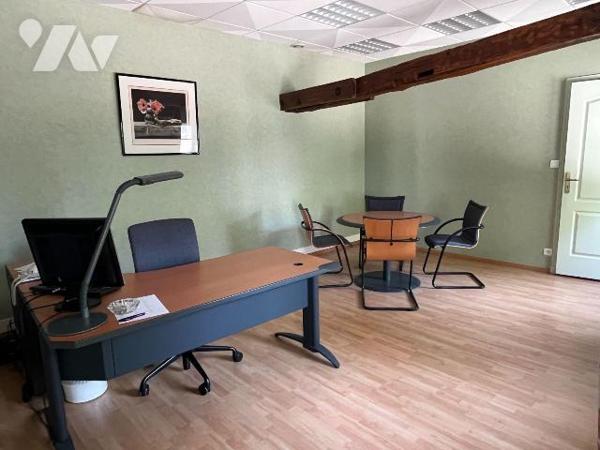 A VENDRE à AUXERRE (89000), en centre-ville, UNE PROPRIETE (actuellement utilisée comme locaux ...