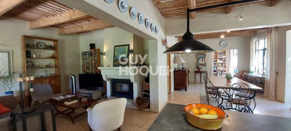 Rare et authentique - Mas de 214 m² - 5 chambres - Piscine - Terrain 1.7 ha