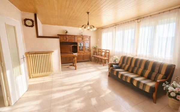 Maison à vendre    4 pièces •  Neuilly-Saint-Front