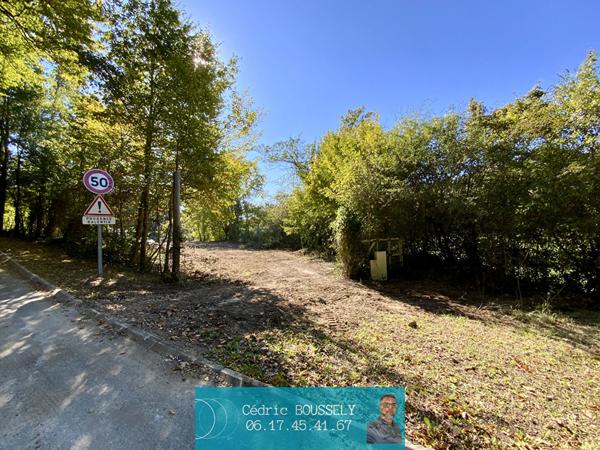 Terrain avec hangar proche Saintes 275 m2