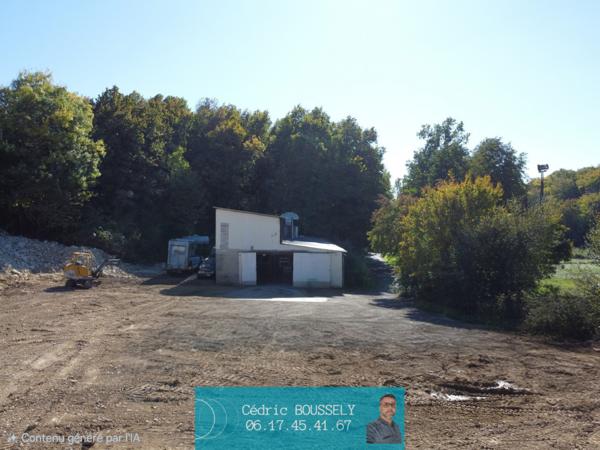 Terrain avec hangar proche Saintes 275 m2