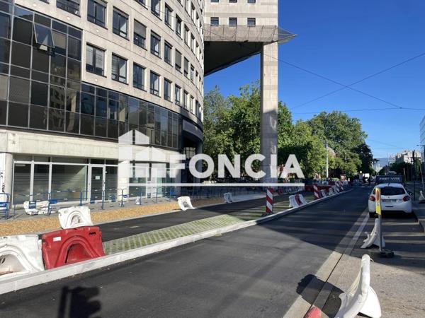 Location Local commercial 1 pièce - Grenoble 38000