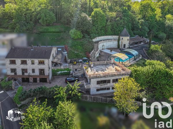 Maison traditionnelle 8 pièces de 251 m² à Hayange (57700)