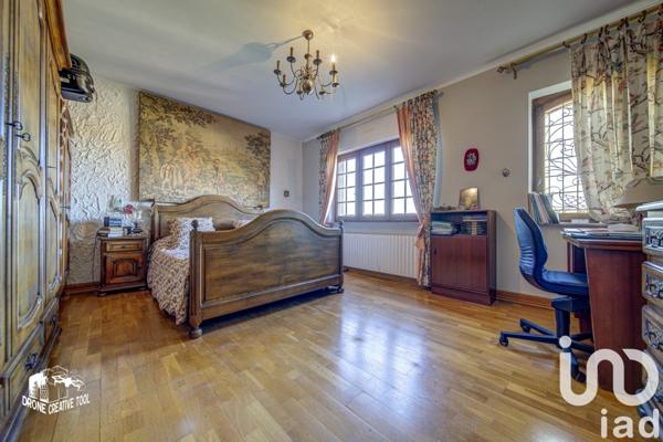 Maison traditionnelle 8 pièces de 251 m² à Hayange (57700)