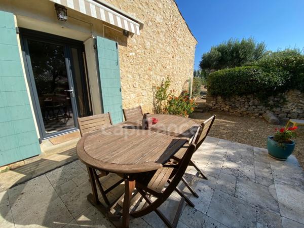 À vendre – Propriété avec vue panoramique et dépendance en pierre, à 5 min d’Uzès