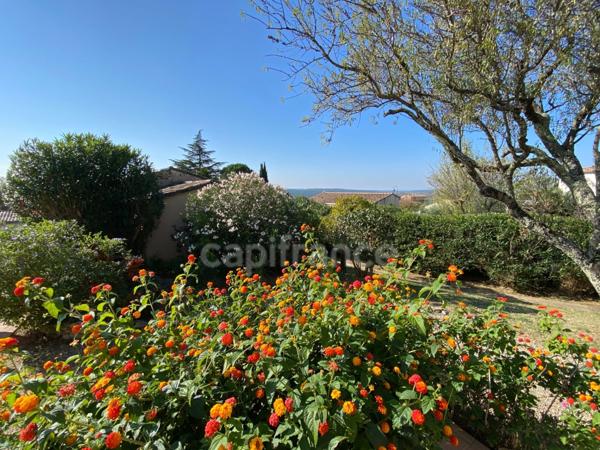 À vendre – Propriété avec vue panoramique et dépendance en pierre, à 5 min d’Uzès