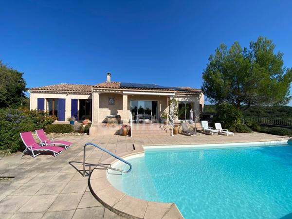 À vendre – Propriété avec vue panoramique et dépendance en pierre, à 5 min d’Uzès