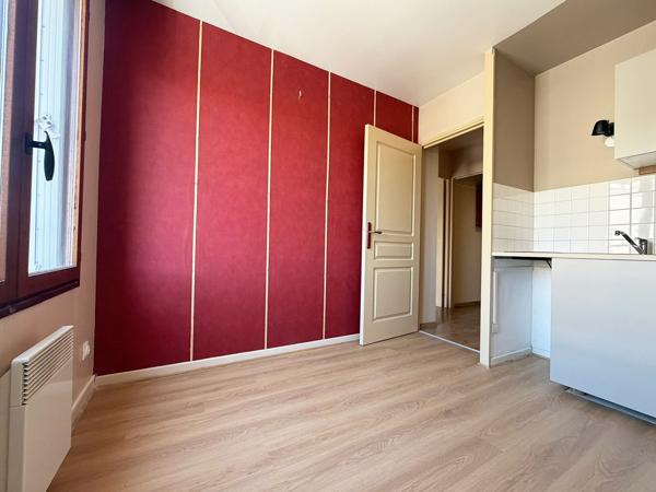 TYPE 1 situé à 200 mètres de la Place Luton