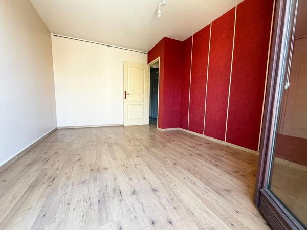 TYPE 1 situé à 200 mètres de la Place Luton