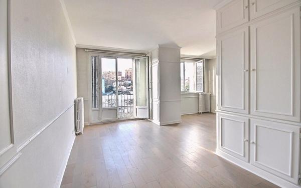 Appartement à vendre    4 pièces • 68,99 m2 Ivry-sur-Seine