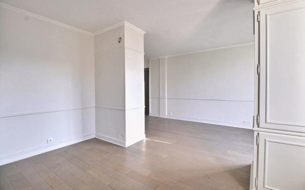 Appartement à vendre    4 pièces • 68,99 m2 Ivry-sur-Seine