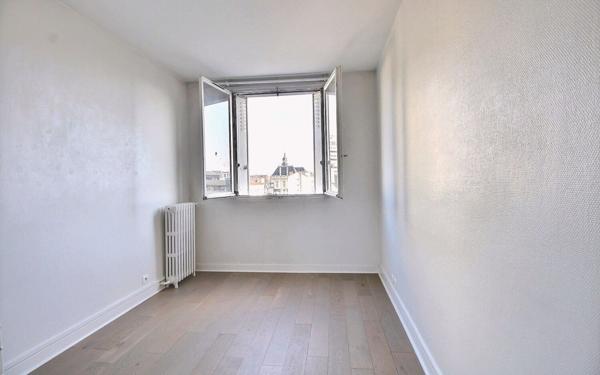 Appartement à vendre    4 pièces • 68,99 m2 Ivry-sur-Seine