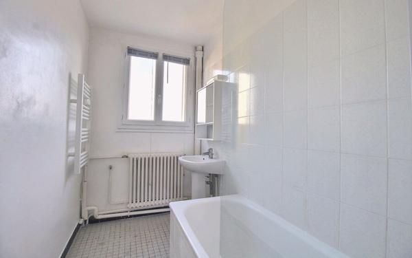 Appartement à vendre    4 pièces • 68,99 m2 Ivry-sur-Seine