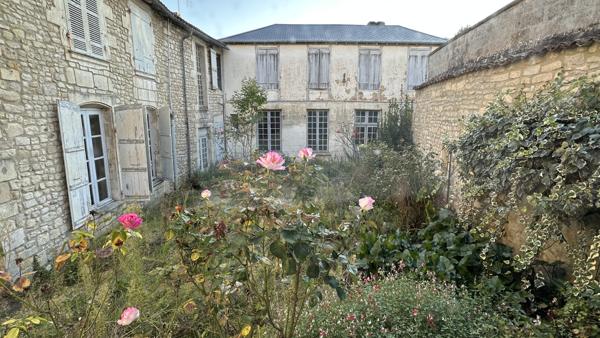 Ancien couvent coeur de ville Saint-Jean-d'Angély (17400)