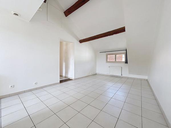 Appartement Etrechy centre - 2 pièces 47.83 m2 - dernier étage - lumineux - cave