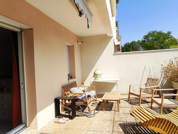A VENDRE - LA ROCHELLE - Appartement 2 pièces - Terrasse - Parking - Cave