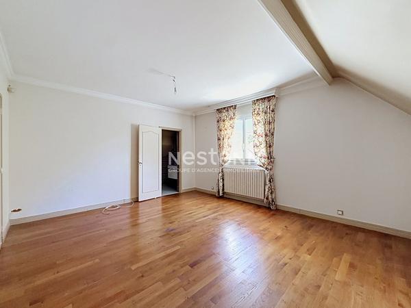 Maison Groslay 5 Chambres 10 pièce(s) 240 m2