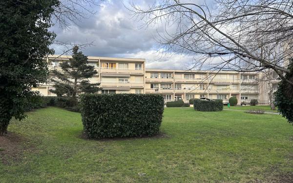 Appartement à vendre    3 pièces • 64,17 m2 Évry