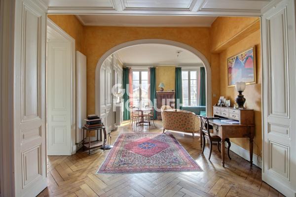 APPARTEMENT À LOUER DE 4 PIÈCES DE 117,27 M²