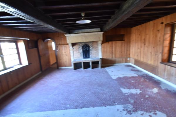 Située sur la commune de Feillens à proximité des commodités, maison individuelle à rénover possibilité de créer plusieurs logements