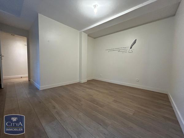 Appartement à louer 2 pièces 47.75m² Sedan (08200)