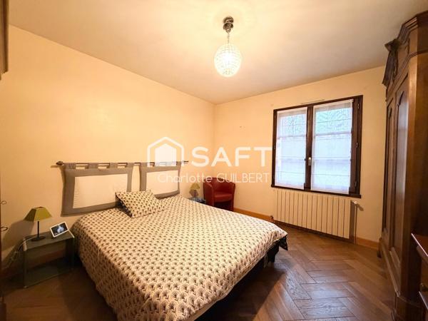Maison, plain-pied, Quatre chambres avec piscine
