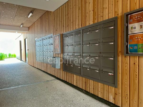 Appartement à louer 2 pièces MONTREUIL (93) - très beau T2 moderne avec terrasse au pied du métro 11