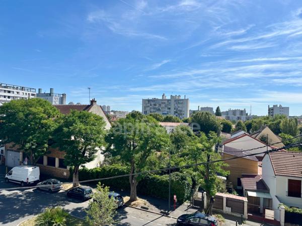 Appartement à louer 2 pièces MONTREUIL (93) - très beau T2 moderne avec terrasse au pied du métro 11