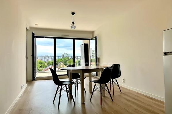 Appartement à louer 2 pièces MONTREUIL (93) - très beau T2 moderne avec terrasse au pied du métro 11