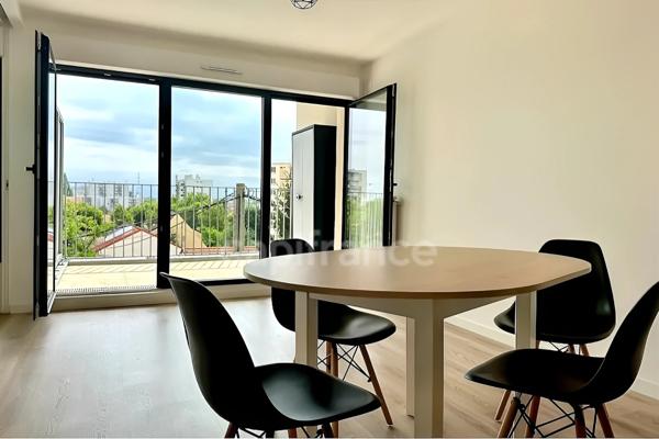 Appartement à louer 2 pièces MONTREUIL (93) - très beau T2 moderne avec terrasse au pied du métro 11