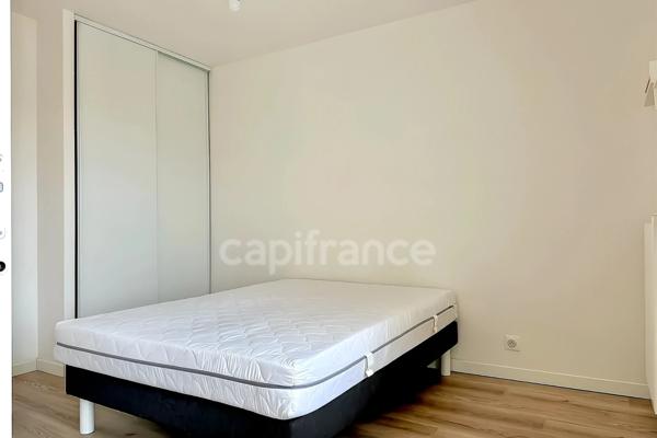 Appartement à louer 2 pièces MONTREUIL (93) - très beau T2 moderne avec terrasse au pied du métro 11