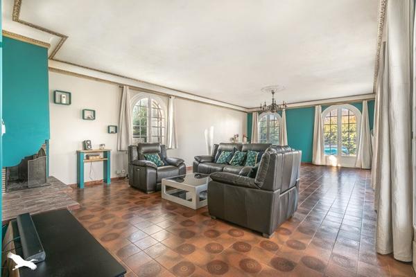 Maison à vendre |  Belin-Béliet |  7 pièces | 264 m²