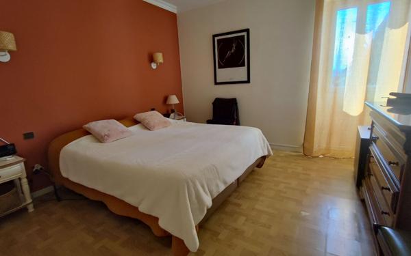 Maison à vendre    7 pièces •  Garrigues-Sainte-Eulalie