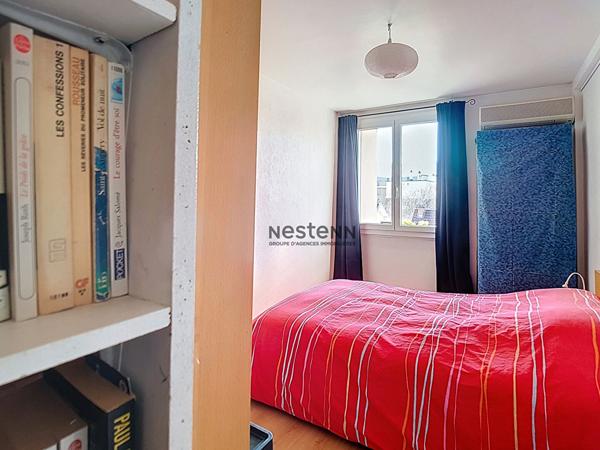 A VENDRE- Bel Appartement Climatisé et sans vis à vis, dans un secteur très calme proche du TRAM A.