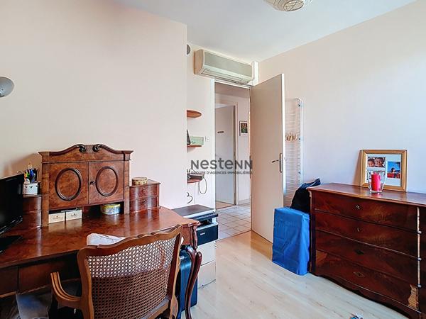 A VENDRE- Bel Appartement Climatisé et sans vis à vis, dans un secteur très calme proche du TRAM A.