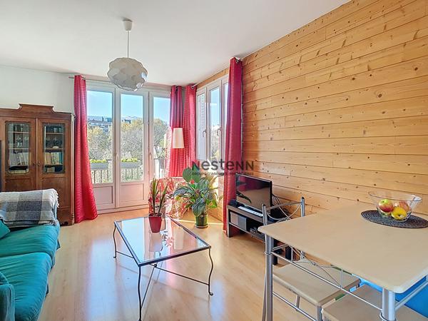 A VENDRE- Bel Appartement Climatisé et sans vis à vis, dans un secteur très calme proche du TRAM A.