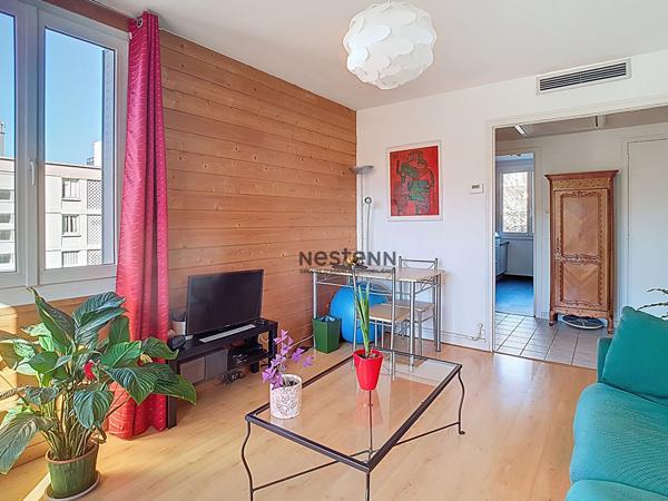 A VENDRE- Bel Appartement Climatisé et sans vis à vis, dans un secteur très calme proche du TRAM A.