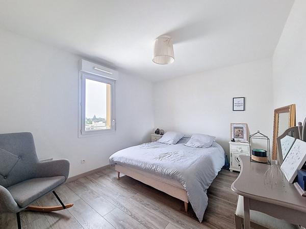 TOURS NORD - MONCONSEIL - Appartement duplex T5 de 120.27m2 en excellent état avec balcon, 2 parkings privatifs et cave