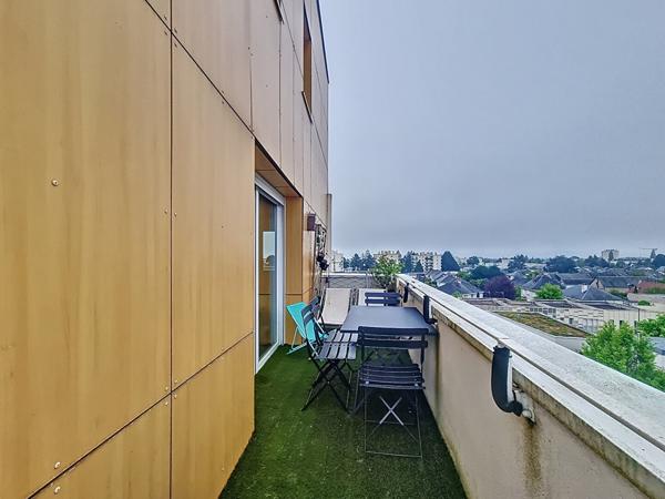 TOURS NORD - MONCONSEIL - Appartement duplex T5 de 120.27m2 en excellent état avec balcon, 2 parkings privatifs et cave