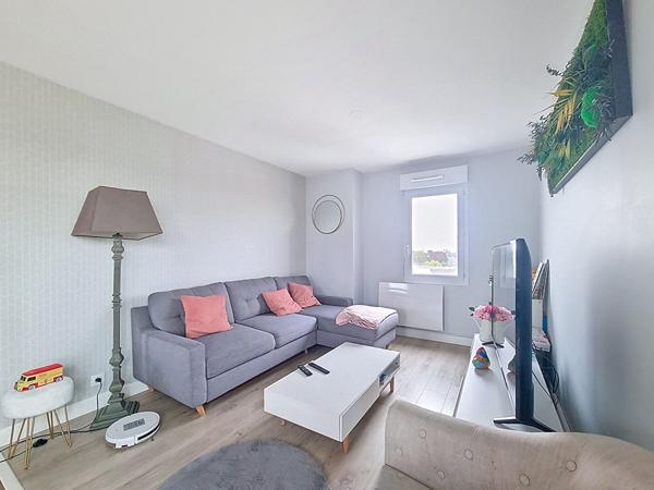 TOURS NORD - MONCONSEIL - Appartement duplex T5 de 120.27m2 en excellent état avec balcon, 2 parkings privatifs et cave