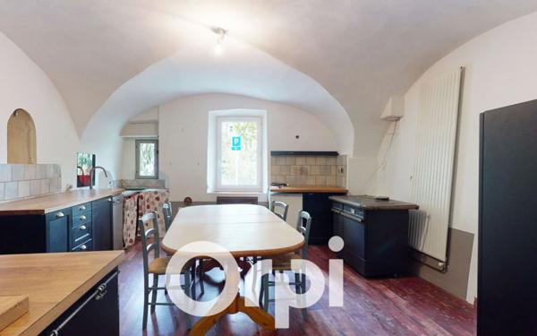 Maison à vendre    6 pièces •  Cliousclat