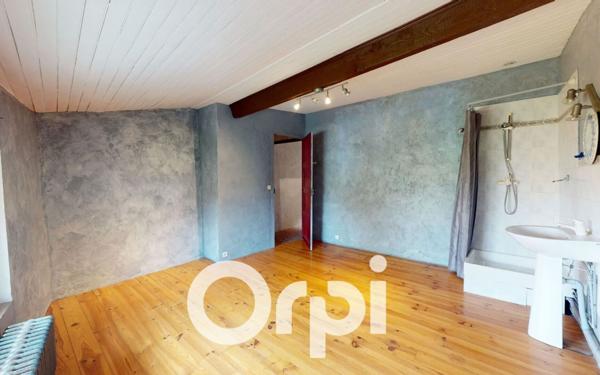 Maison à vendre    6 pièces •  Cliousclat