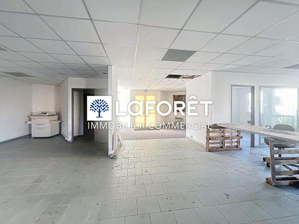 Achat local commercial Ruffec - 1 286 400 €