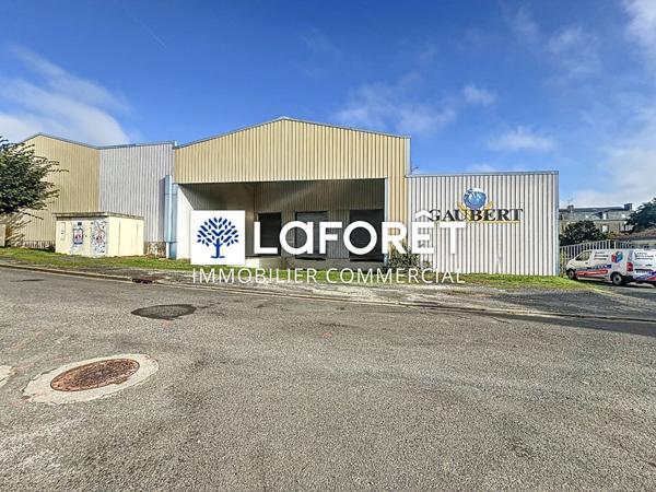Achat local commercial Ruffec - 1 286 400 €