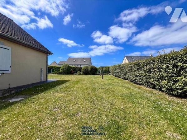 Exclusivité - Maison à deux pas de la mer à Anneville-sur-Mer
Venez découvrir cette charmante m...