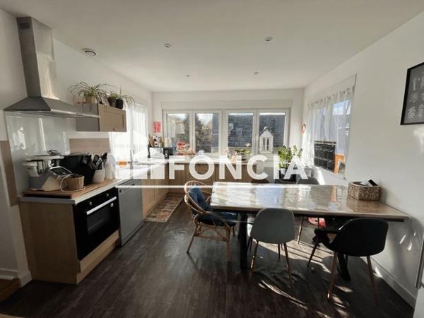 Location Appartement 4 pièces 75 m² - 221 RUE DE LA GARE Plouaret 22420