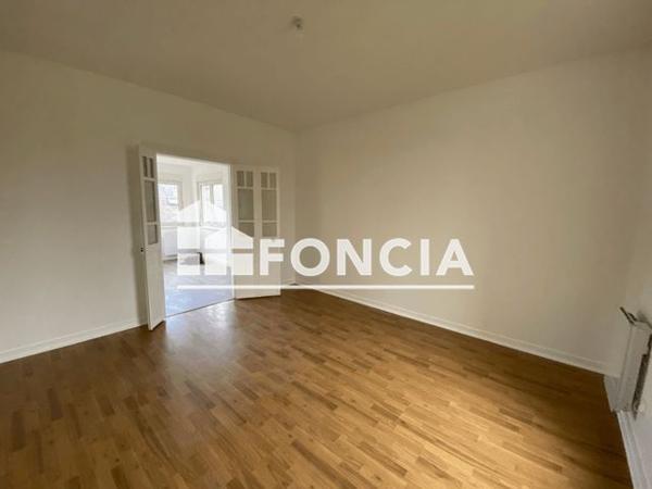 Location Appartement 4 pièces 75 m² - 221 RUE DE LA GARE Plouaret 22420