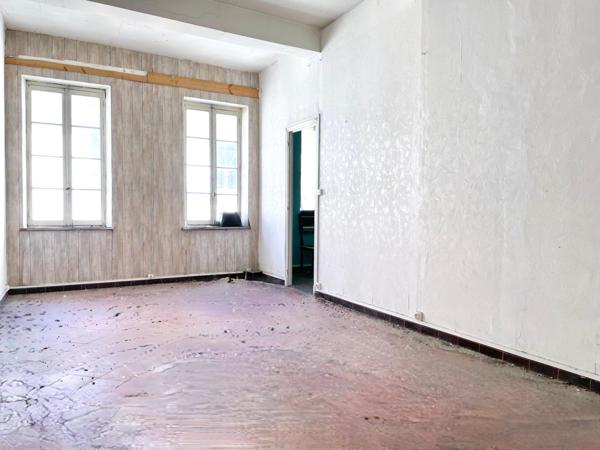 Immeuble à CARCASSONNE, 11000 - 200m²