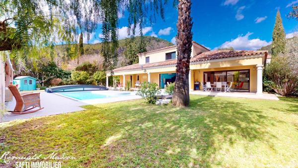 Villa d'architecte aux prestations haut de gamme