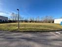Local Commercial
         5 pièces
        - 3000 m²